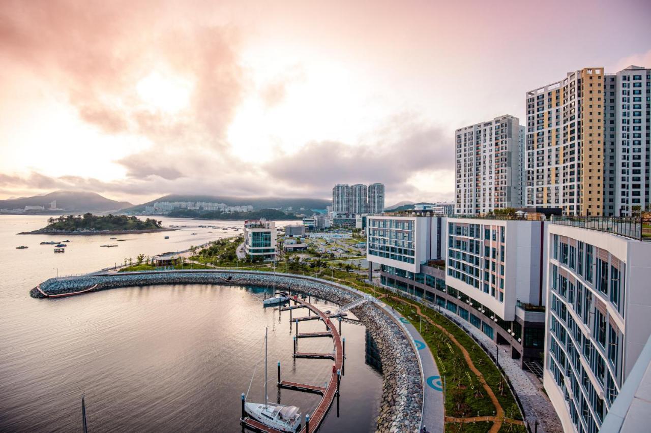 Ocean Marina Suite View Yeosu Extérieur photo