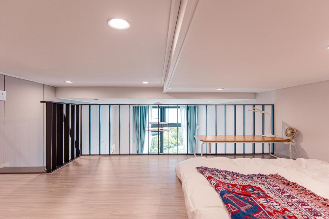 Ocean Marina Suite View Yeosu Extérieur photo