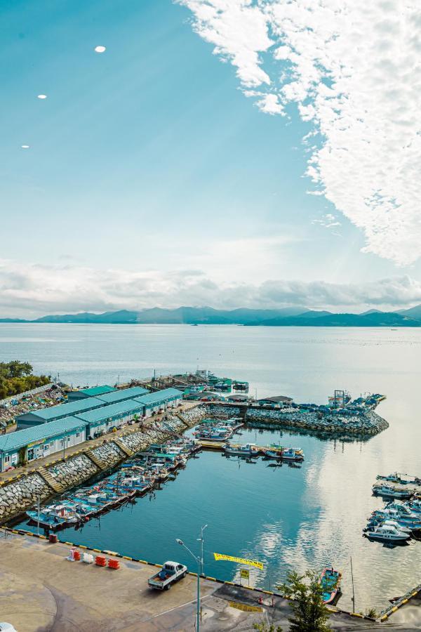 Ocean Marina Suite View Yeosu Extérieur photo