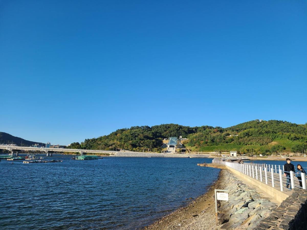 Ocean Marina Suite View Yeosu Extérieur photo